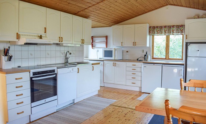 Kopingsvik House | Here you will stay just over 200 meters from the beach and Kalmar Sound.