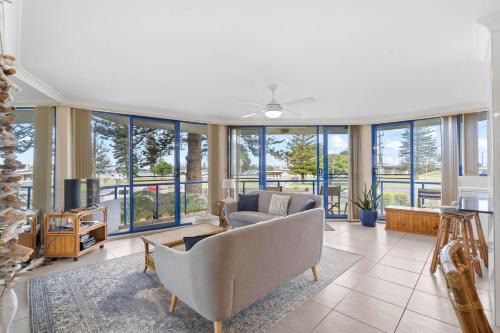 Tuncurry Apartment | Heritage 102