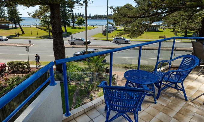 Tuncurry Apartment | Heritage 201