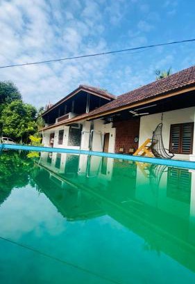 Alwaye House | Heritage farm Resort