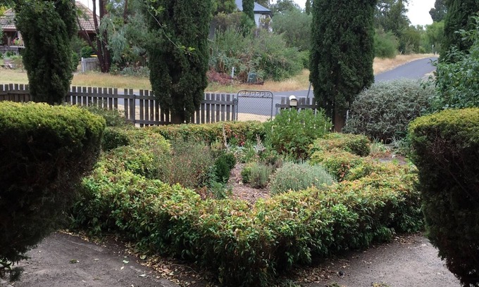 Clunes House | Heritage, renovated, miners Cottage in Clunes
