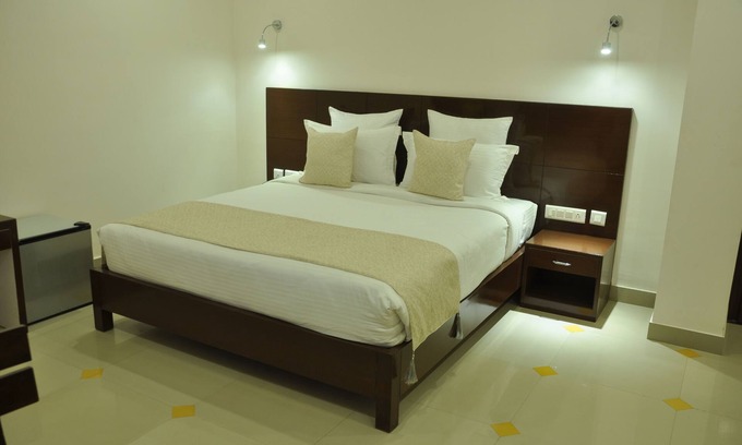 Adarsh Nagar Hotel | Heritage spacious Room @ walled city
