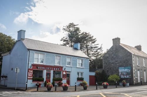 Farranfore Apartment | Herlihy's, Half-Way-House