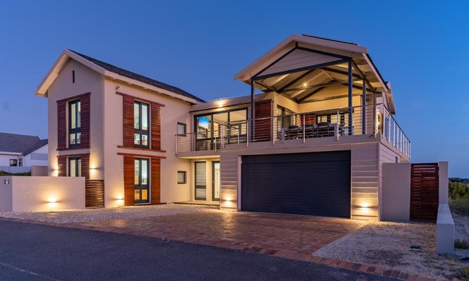 Fisherhaven House | Hermanus Beach House at CShine