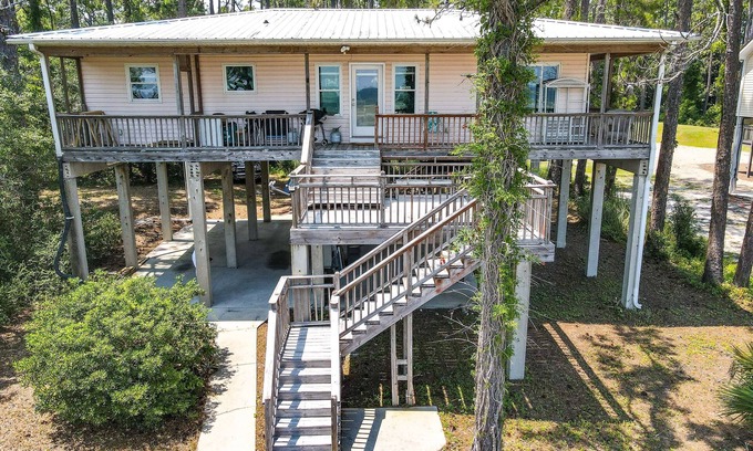 Carrabelle House | Hermit Haven- New Listing!