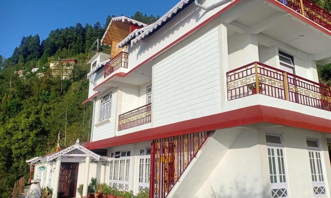 Darjeeling House | Hermit Retreat