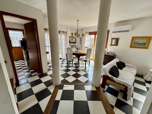 Ciudad de la Costa House | Hermosa Casa familiar de 2 pisos con patio amplio
