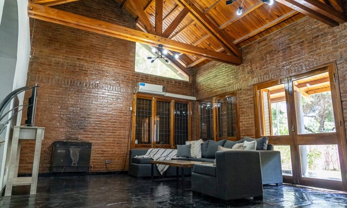 Godoy Cruz House | Hermosa casa para 16p con pileta+jacuzzi