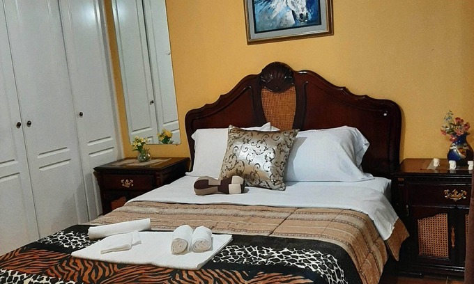 Los Laureles Apartment | Hermosa y amplia habitacion con baño privado en Quito