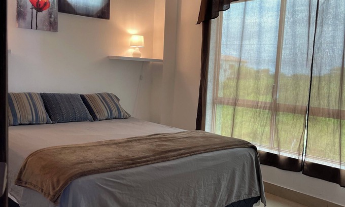 Punta Blanca Apartment | Hermoso departamento 3 min de la playa + piscina + parqueo