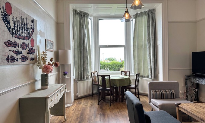 Herne Bay Apartment | Herne Bay Ground Floor 1-Bed Flat with Direct Seaview and Private Front Garden