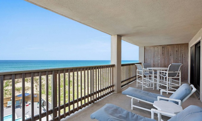 Nags Head Condo | Heron Cove 304S: Oceanfront Condo, Top floor, Pool
