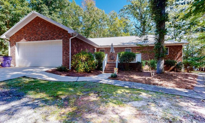 Leesville House | Heron's Flight