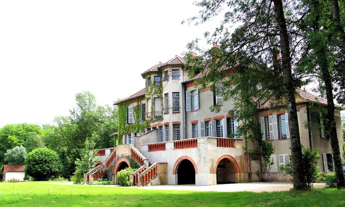 Ciel House | Herrschaftliches Anwesen Direkt am Fluss, Riesigem Park und Grosser Terrasse