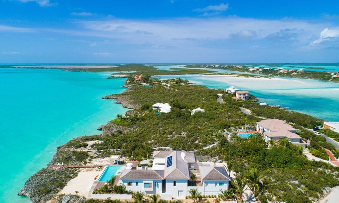 Ocean Point Villa | Hesperides House- Luxury Water Front Villa In Turks And Caicos Islands!