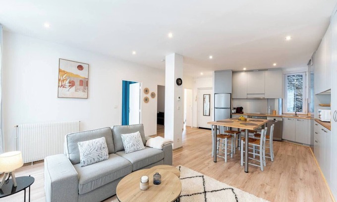Quartier Chorier-Berriat Apartment | #HF | La Gare aux 400 Couverts π
| Station, GEM, Tramway