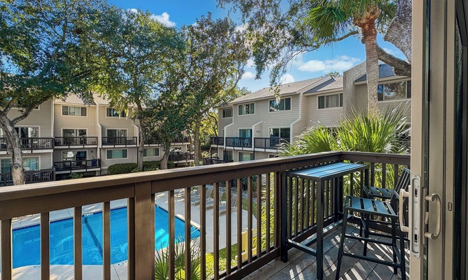 Hilton Head Condo | HGTV FEATURED VILLA, NEAR BEACH, POOL ACCESS, COZY FURNISHINGS HILTON HEAD