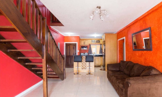 New Kingston Condo | HGTV featured Central 3bd Penthouse w/Netflix, AC, Pool, Views & Jacuzzi Tub