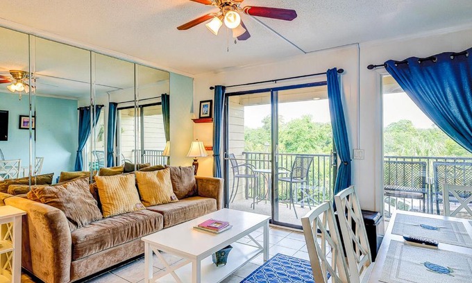 Folly Field Apartment | HH Beach & Tennis 212C