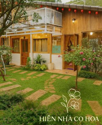 Phuong 10 Hotel | Hiên Nhà Có Hoa - The Garden Reborn