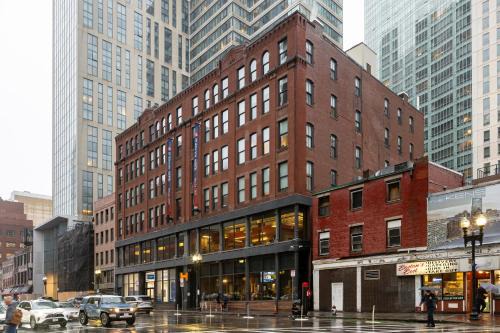Theatre District Hostel | HI Boston Hostel