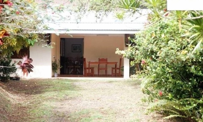 Saint-Esprit Apartment | HIBISCUS and its large terrace