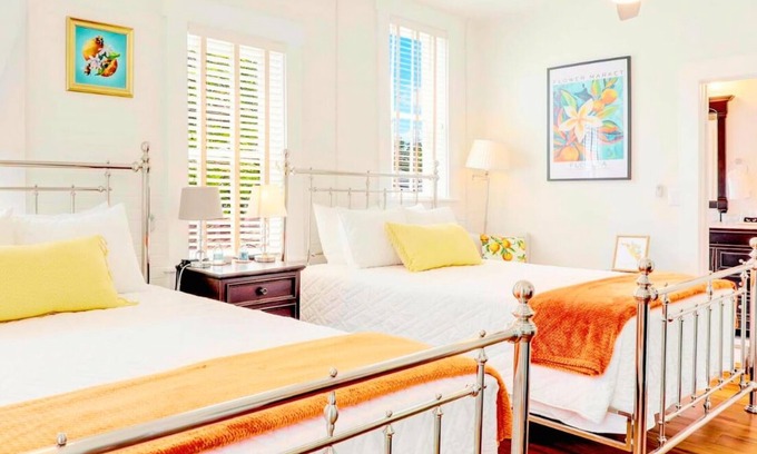 Fort Myers River District House | Hibiscus House Bed & Breakfast Citrus Room