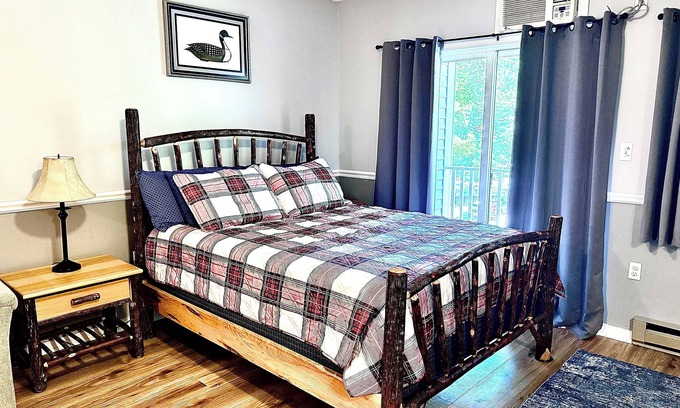 Lincoln Condo | Hickory Lodge Condo Resort Main Street Lincoln with pool and hot-tub and Kitchen