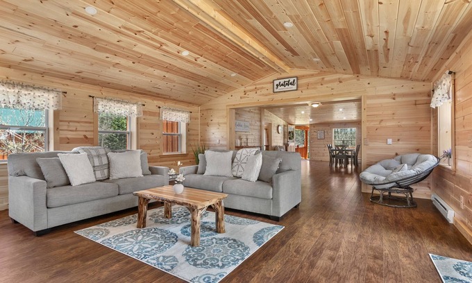 West Oneonta Cabin | Hidden Cabin W Fire Pit Lake Access Hot Tub Kayaks