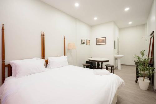 China Town Apartment | Hidden Dragon China Town MRT Dragon Temple