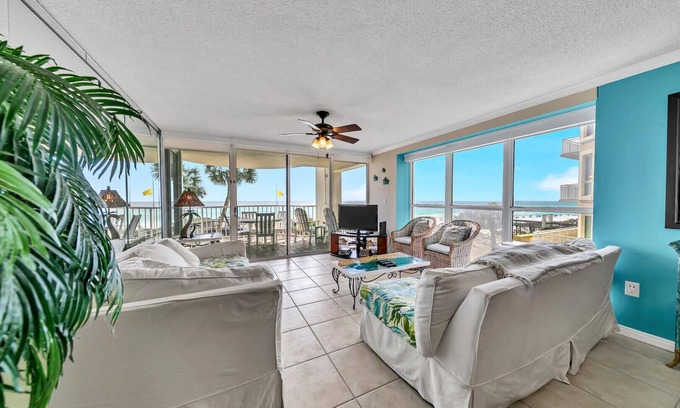 Miramar Beach Condo | Hidden Dunes Gulfside 206 - Beachfront View-Pool