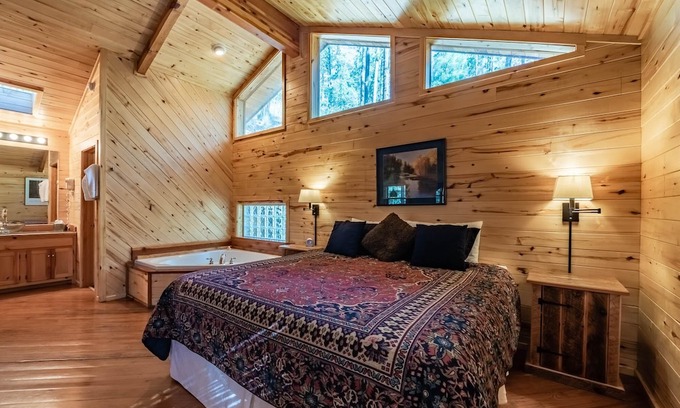 Ruidoso Cabin | "Hidden Escape", Indoor Jacuzzi, Seclusion and Tranquility, Couples Retreat