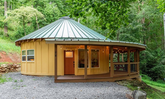Cherokee Cabin | Hidden Falls, Romantic Couples Escape in Western NC Mountains