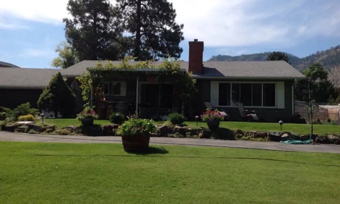 Okanagan-Similkameen House | Hidden Gem at Skaha Lake