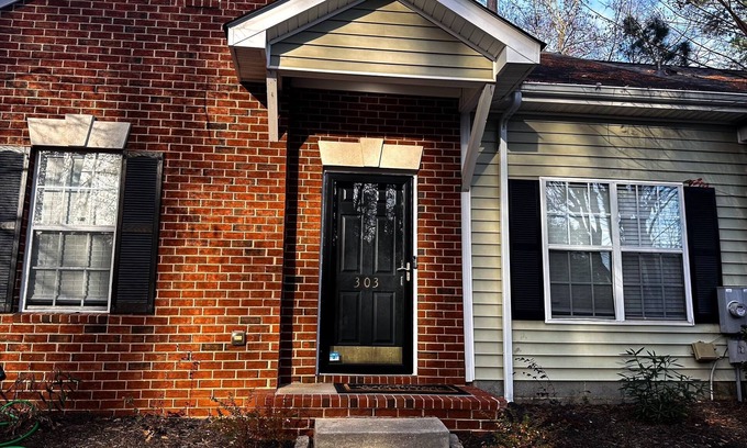 National Hills House | Hidden Gem in Augusta - 2B-3B within miles of the Augusta National Golf Club.
