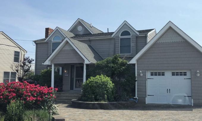 Ship Bottom House | * Hidden Gem In Ship Bottom NJ, 5 bedroom, 2 Bath house