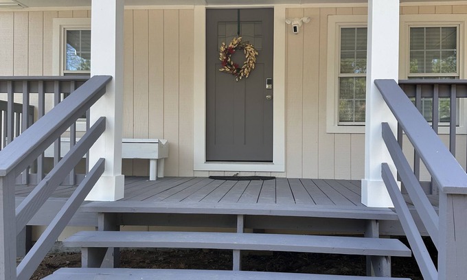 Flowery Branch House | Hidden gem near Lake Lanier, smart TV’s