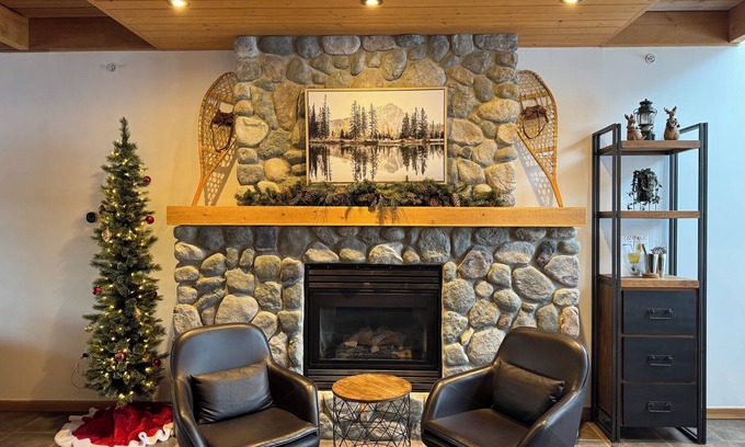 Okanagan-Similkameen House | Hidden Gold Hideaway - Apex Mtn - multi-family,pet friendly, slopeside townhome