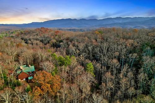 Gatlinburg - Pigeon Forge House | Hidden Haven by Venture Smoky Mountains