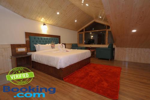 Manali Hotel | Hidden Heaven Old Manali club house road