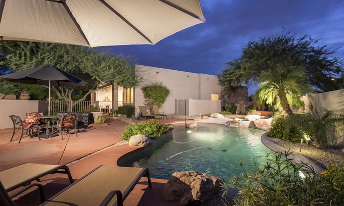 Arrowhead Ranch House | Hidden Oasis Intimate 3 BR Home/Private Pool/Jacuzzi/Fire Pit/Glendale