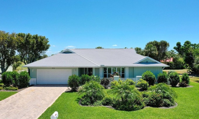 Beachview Country Club Estates House | Hidden Pearl: Serene Island Retreat, Pool & Pets OK