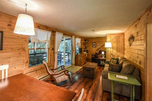 Frankfort House | Hidden River Cabin
