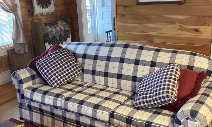 Franklin County House | HIDDEN TREASURE. 30 miles East of Raleigh. Great for Travel Nurses!