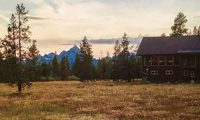 Moran Cabin | Hide away in Teton National Forest, Secluded, Peaceful & Serene