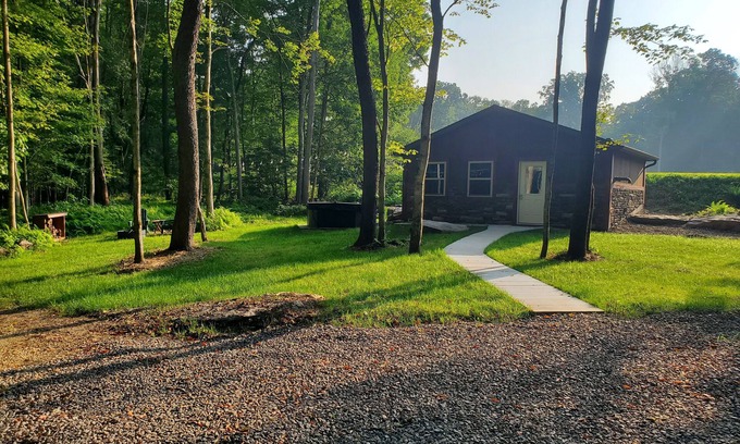 Kossuth Cottage | Hideaway Haven Farm Cottage Experience