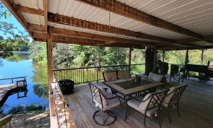 Quitman House | Hideaway Lakes: Near Lake Fork, Fishing, Pool Table, BBQ, Lake View!!!