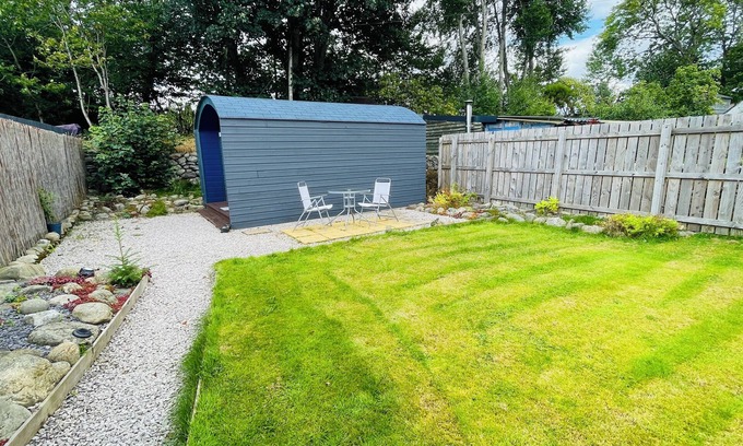 Lewiston Cabin | Hideaway pod near Loch Ness for a tranquil retreat, with private garden