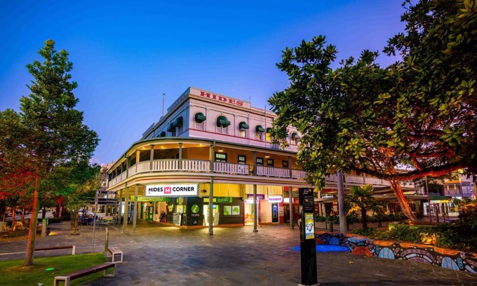 Cairns Central Business District Hotel | Hides Hotel