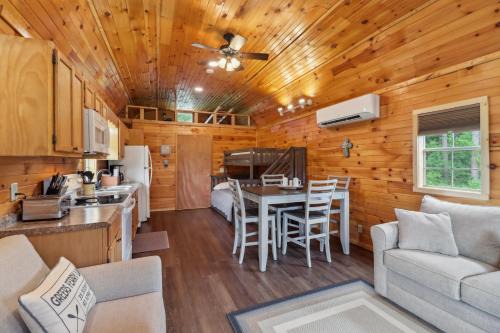 Greers Ferry Apartment | Higden Hideaway with Fire Pit Near Greers Ferry Lake